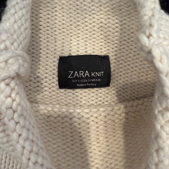 ZARA Knit rollneck sweater with split hem - Picture 4 of 4